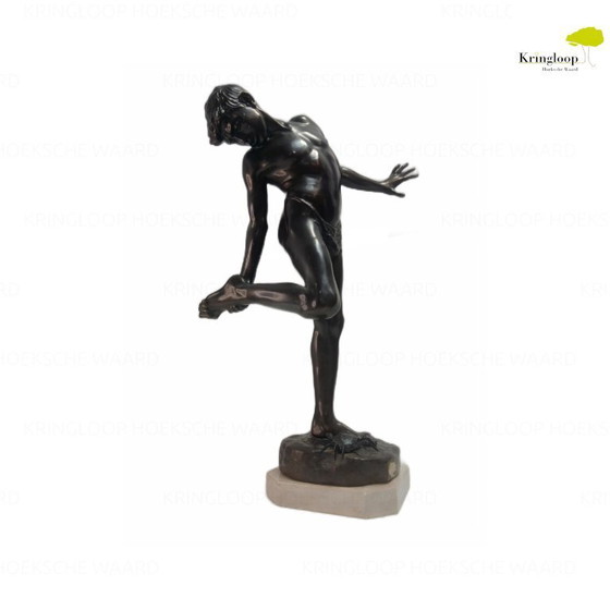Image 1 of Statua in bronzo "Ragazzo con granchio"