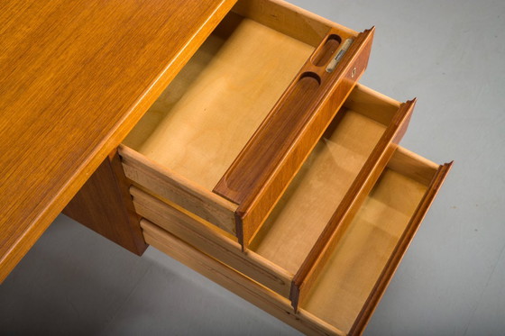 Image 1 of Escritorio ejecutivo de mediados de siglo Modelo 77 de Omann Jun Møbelfabrik, años 60