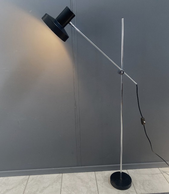 Lámpara de pie metálica de J. Hoogervorst para Anvia Países Bajos – Lámparas de pie, Metal, Chrome (photo 11 of 15)