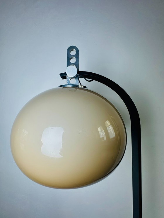 Mushroom Shade Floor Lamp by Dijkstra Lampen, The Netherlands, 1970s – Floor lights, Plastic, Metal (photo 5 of 7)