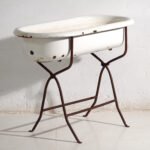 Antique bathtub in enamelled iron – Central Europe, circa 1950 #5 – Decorative Objects, Industrieel (photo 6 of 40)