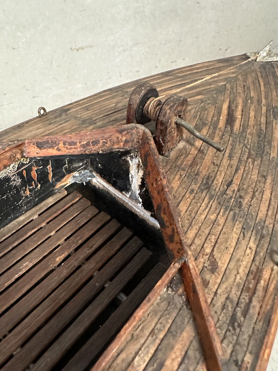 Image 1 of Antieke houten (model) boot - vijverjacht