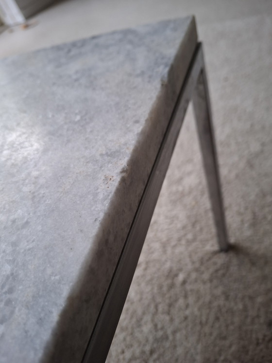 Image 1 of Mesa de centro estilo Florence Knolls, tapa de mármol y base cromada