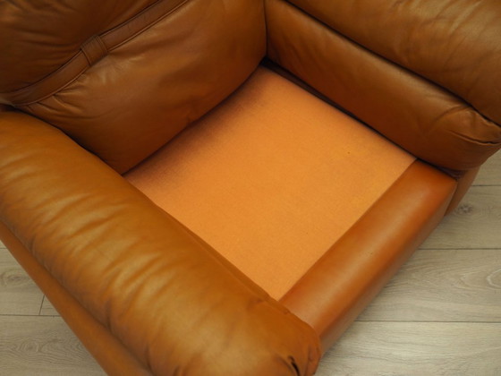 Image 1 of Fauteuil orange, design de l'âge de l'espace, années 1960, production : Italie