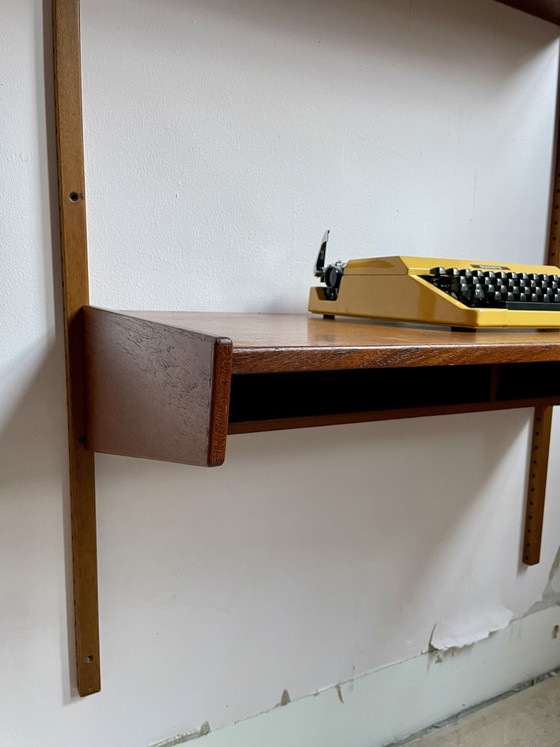 Image 1 of Vintage wandsysteem in de stijl van het Cadovius Royal System - Deens vintage - teak fineer