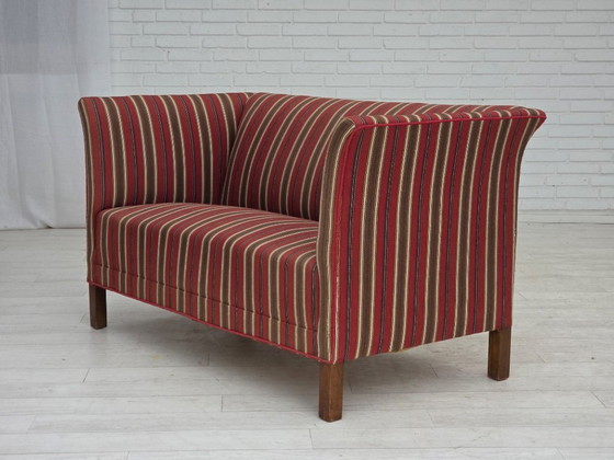 Image 1 of Dänisches 2-Sitzer-Sofa aus den 1960er Jahren, gestreift, rot/mehrfarbig, Möbelwolle