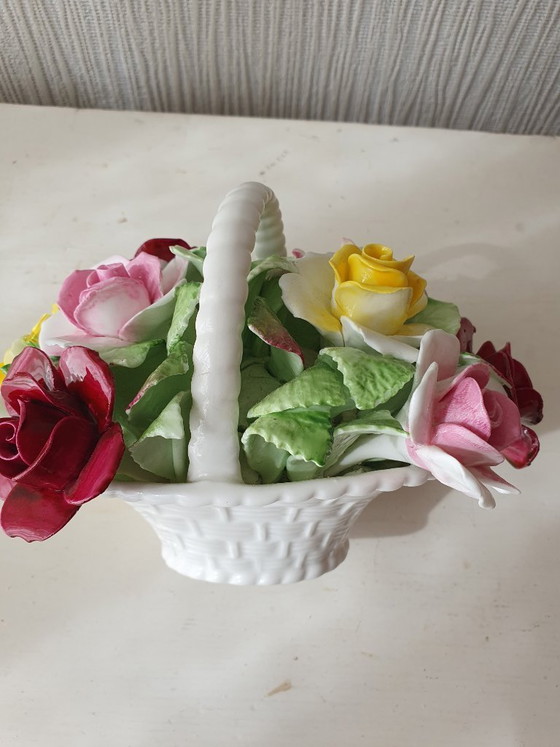 Image 1 of Royal Doulton Porzellan-Blumenkorb – 17 x 13 x 11 cm