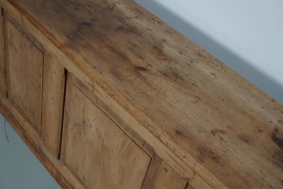 Image 1 of Mobiletto rustico da farmacia tedesco d'epoca / bancone da negozio in pino, anni '30