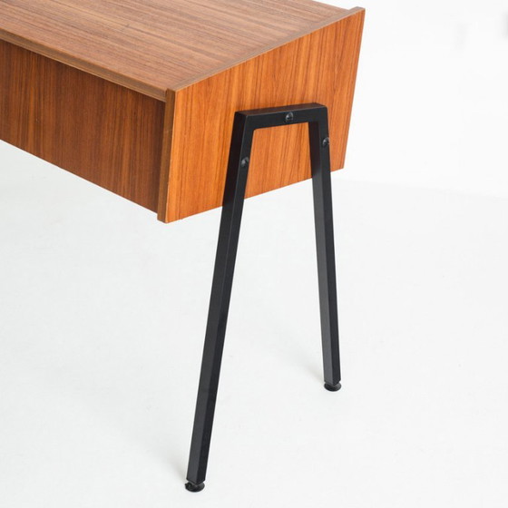 Console vintage en teck et fer laqué. Style scandinave. France, années 1960. – Iron, Wood (photo 9 of 12)