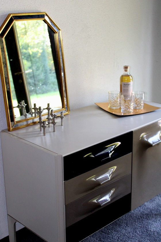 Image 1 of Raymond Loewy dressoir