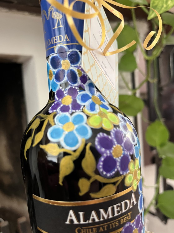 Image 1 of Handbeschilderde flessen wijn