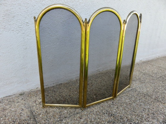 Image 1 of Pantalla para chimenea, protector contra chispas, de latón dorado con 4 paneles plegables, Francia, 1950.