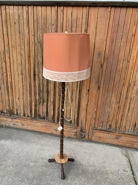 Mid-Century Floor Lamp with Coral Shade, 1950s – Floor lights, Mid Century Modern (photo 6 of 8)