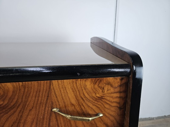 Image 1 of Jaren 50 ladekast met zes laden en glazen blad