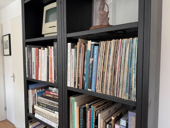 Image 1 of 2 schöne, schwarze, offene Gerüstholzschränke