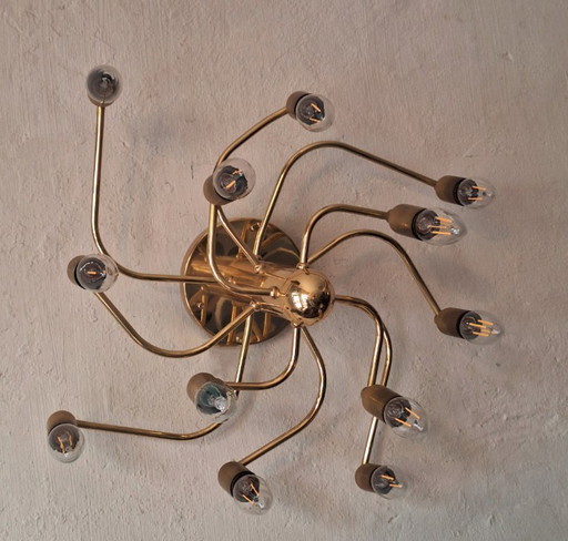 Lustre en laiton à trois niveaux en spirale, style moderne du milieu du siècle, avec 12 lumières, années 1960