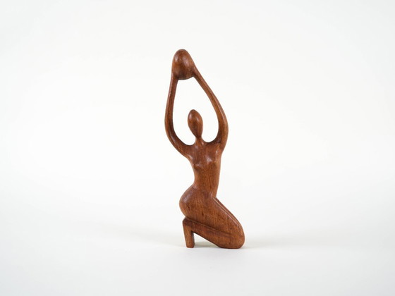 Image 1 of Sculpture en teck représentant une femme, design danois, années 1970, fabriquée au Danemark