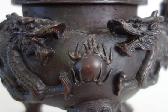 Image 1 of Quemador de perfume/incienso trípode grande con decoración de dragón, China