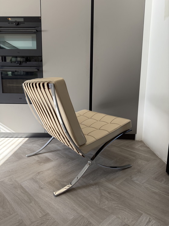 Knoll Barcelona Stoel – Stoelen / fauteuils, Leather, Metal (photo 12 of 15)