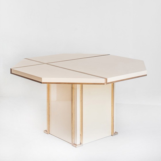 Image 1 of Mesa de comedor extensible, Jean-Claude Mahey, madera lacada y latón dorado, 70’s – Francia