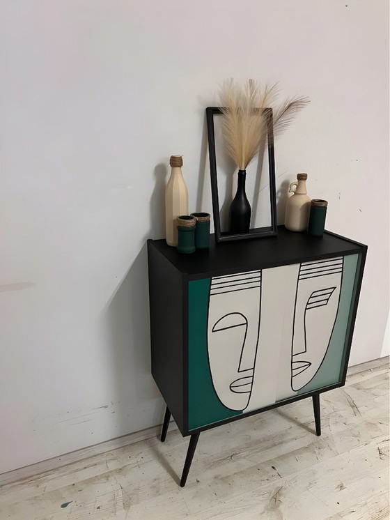 Image 1 of “VISAGE” – When modern art meets mid-century design