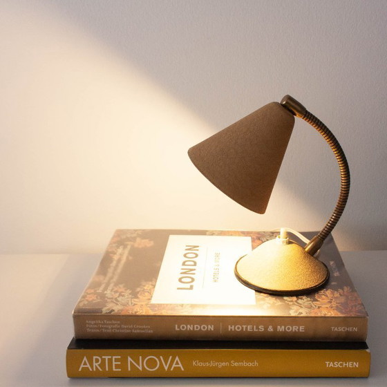 Image 1 of Lampe de table vintage beige à col de cygne, Allemagne années 1950