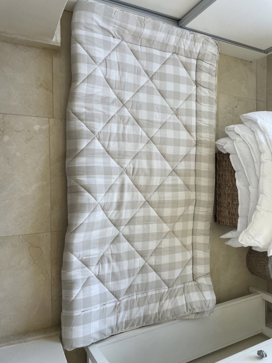 Basi letto Hästens con materassi, a quadri beige e bianchi, Materassi e reti, Tessile, Legno (foto 5 di 5)