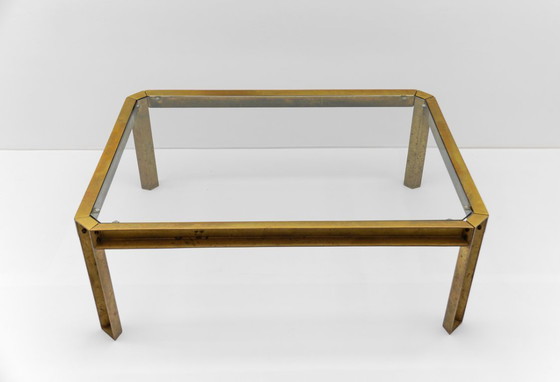 Image 1 of Grande table basse modèle T09 en laiton et verre, par Peter Ghyczy, années 1970