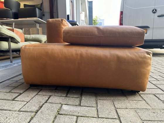 Image 1 of Weiche Heumagazine. Cognacfarbenes Ledersofa.