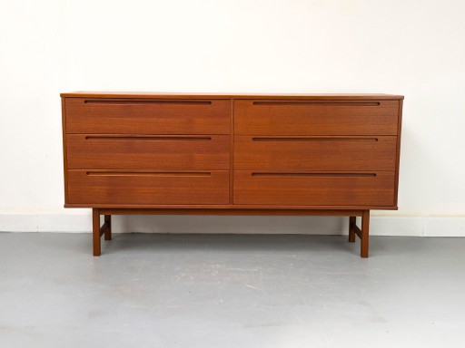 Large Teak Chest of Drawers from Tørring / HJN Møbelfabrik, 1960s – dressoirs, Wood