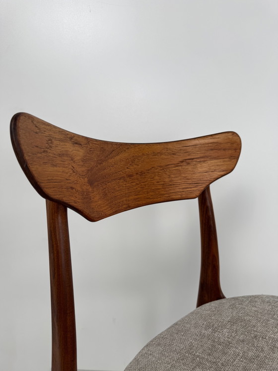 Juego de seis sillas de comedor, Schiønning & Elgaard, Dinamarca, años 60 – Wood (photo 14 of 14)