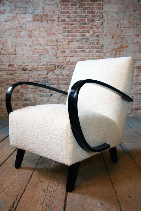 Fauteuil Art Déco restauré, par J. Halabala, UP Závody, Modèle C, Tchèque, années 1940 – Textile, Wood (photo 6 of 20)