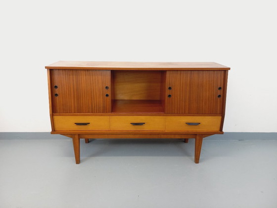 Image 1 of Credenza vintage in legno stile teak degli anni '60