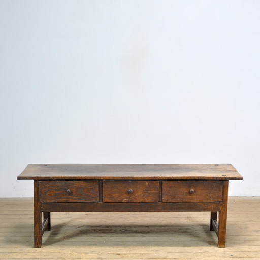 Oak coffee table, circa 1820