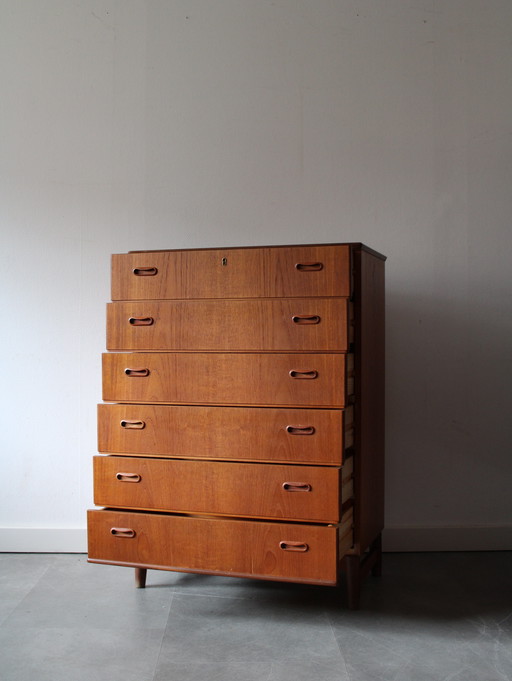 Cómoda danesa vintage de teca