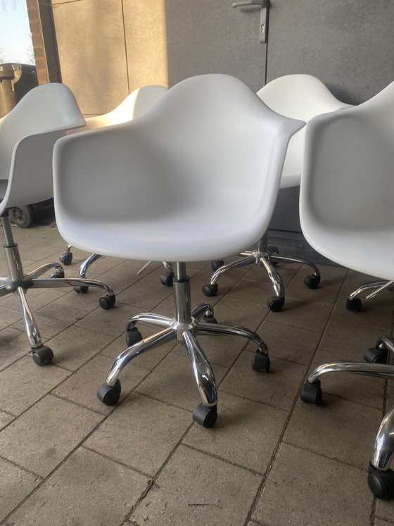 Image 1 of 6 DAR kuipstoelen 