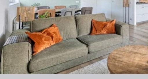 Canapé avec pouf, 4 ans