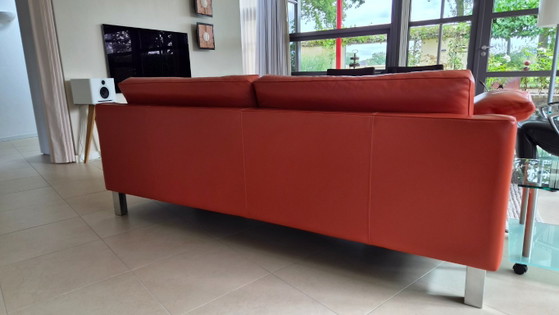 Leolux Antonia 3-Sitzer Ledersofa mit festem Kissen und Pouf – 3-5 Sitzer Sofas, Leather (photo 2 of 6)