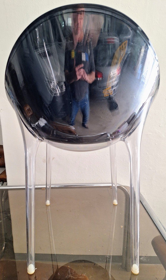 Image 1 of Kartell: la sedia impossibile di Philippe Starck