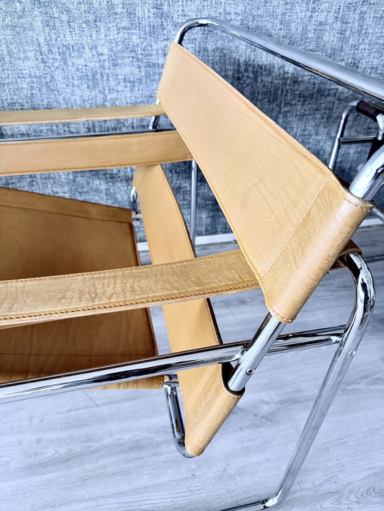 Image 1 of Fasem Wassily / B3 fauteuil – Cognacbruin leer – jaren 80 – Chroom