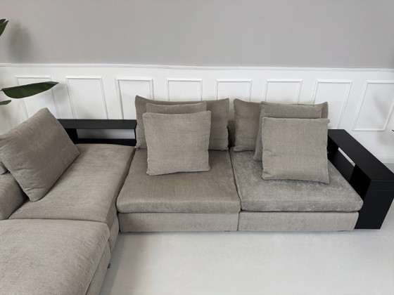 Image 1 of Flexform Groundpiece sofá de diseño de tela gris barro sofá esquinero