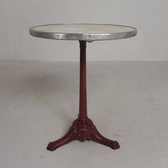 Image 1 of Tavolo da bistrot con gambe in ghisa e piano in marmo, anni '20