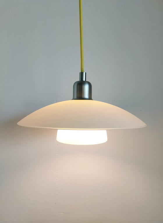 Image 1 of Vintage/Retro 'Nordic style' diffuus matwit glazen plafondlamp