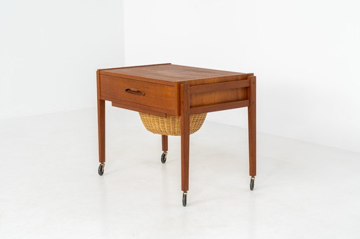 Teak sewing trolley / side table on castors (Denmark, 1960s).