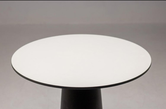 Container-Esstisch von Marcel Wanders – Moooi, Esstische, lamine, Plastic (photo 2 of 7)