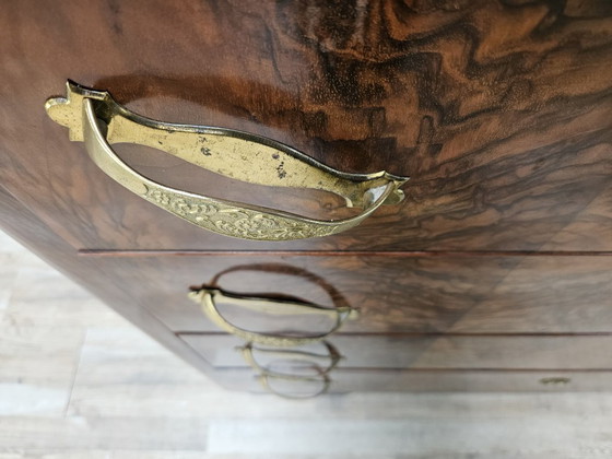Image 1 of Commode Art Déco des années 1940 en loupe de noyer avec plateau en verre noir
