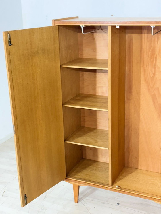 Image 1 of Armadio per la biancheria vintage / Armadio di metà secolo / Armadio in legno