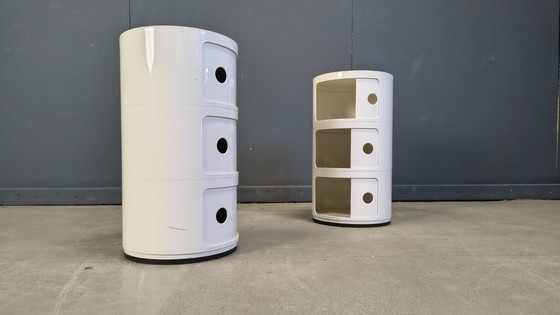 Image 1 of Anna Castelli Ferrieri pour Kartell, paire de meubles d'appoint, années 1960 - Italie