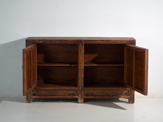 Credenza in pino con due ante e pannelli smerlati – Cina, circa 1950 – Credenze (photo 38 of 40)