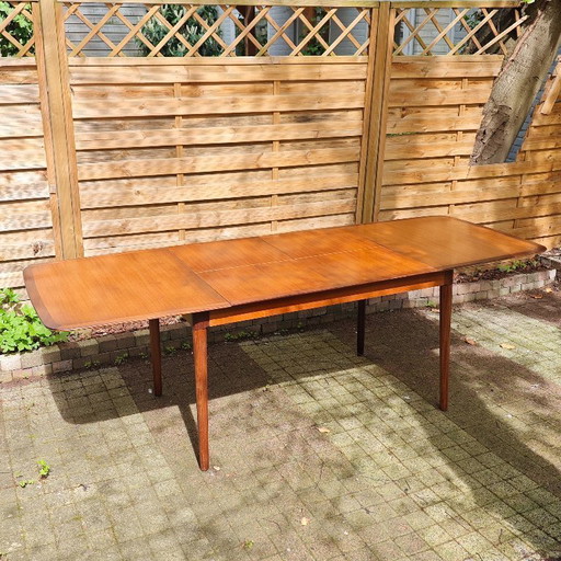 Vintage ausziehbarer Esstisch